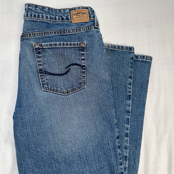 Signature Levi’s Misses Midrise bootcut long jeans - Picture 3 of 10
